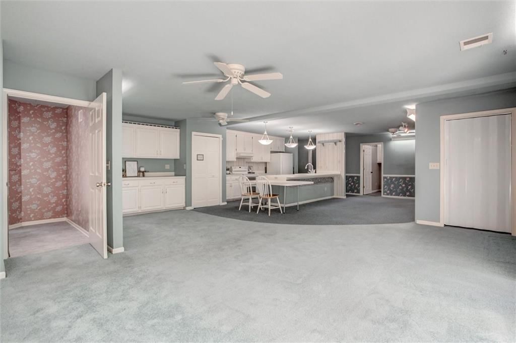Photo 5 of 30 - 5601 NW Platte Purchase Drive