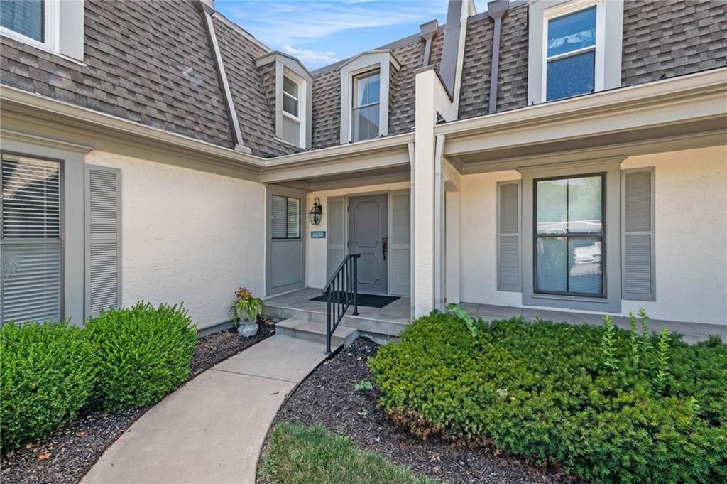 10758 GLENWOOD Street — photo 3