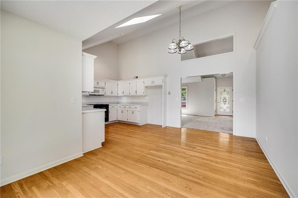 Photo 7 of 26 - 1541 NE Tawny Drive