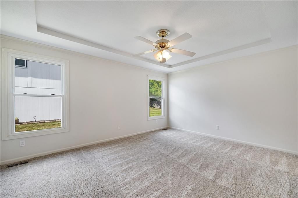 Photo 10 of 26 - 1541 NE Tawny Drive