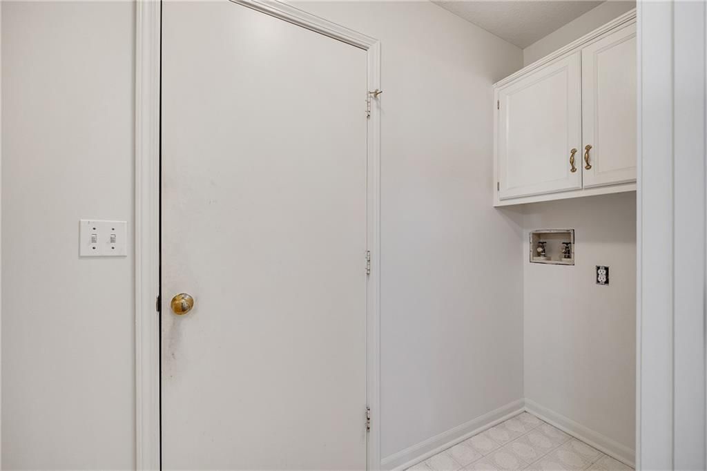 Photo 15 of 26 - 1541 NE Tawny Drive