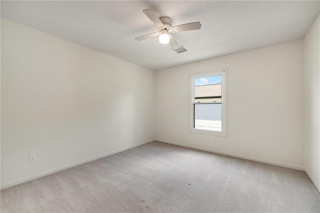 Photo 16 of 26 - 1541 NE Tawny Drive