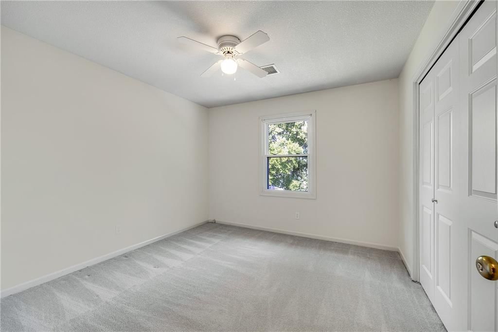 Photo 18 of 26 - 1541 NE Tawny Drive