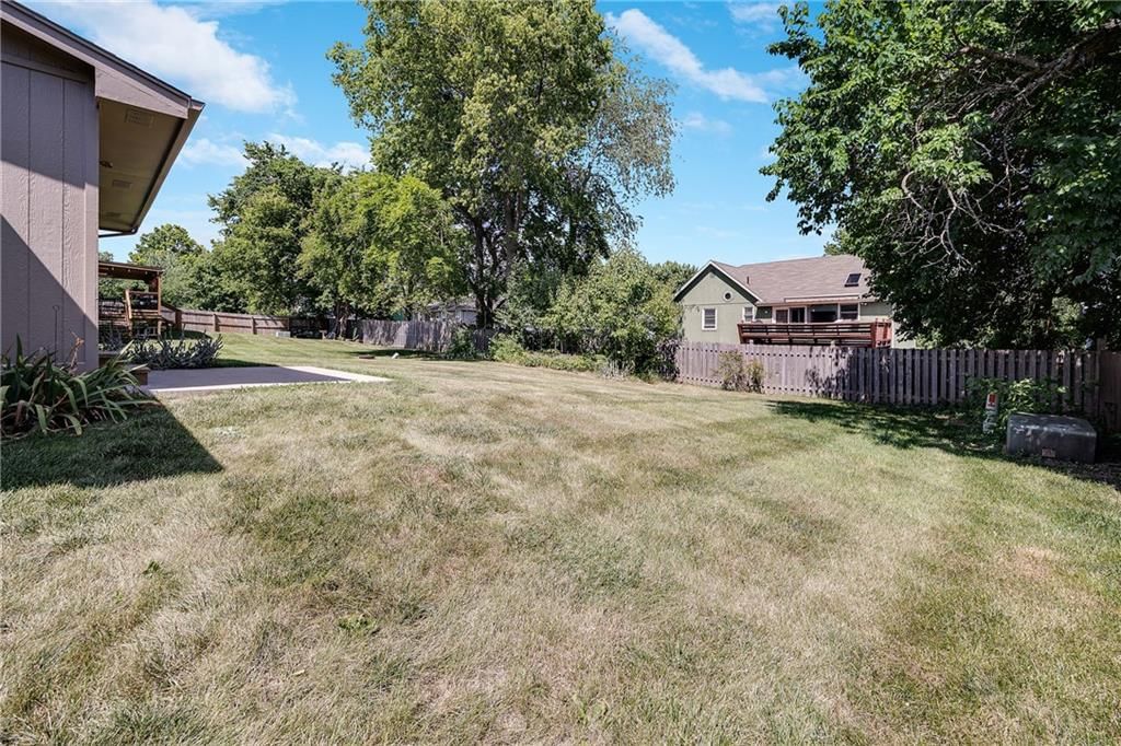 Photo 22 of 26 - 1541 NE Tawny Drive