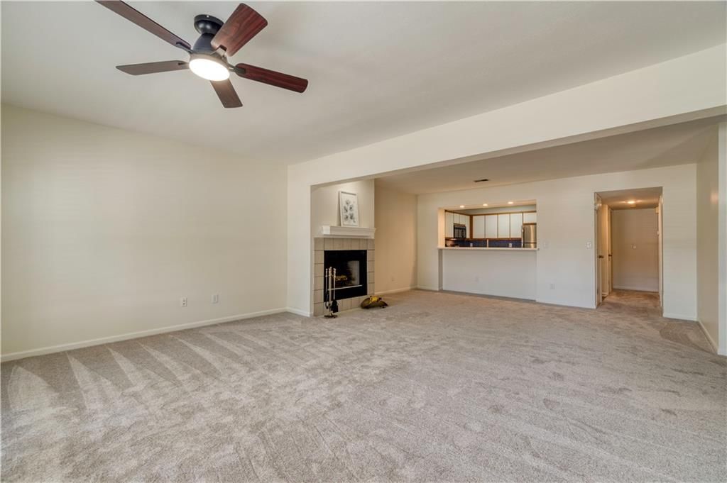 Photo 9 of 31 - 8858 W 106th Terrace