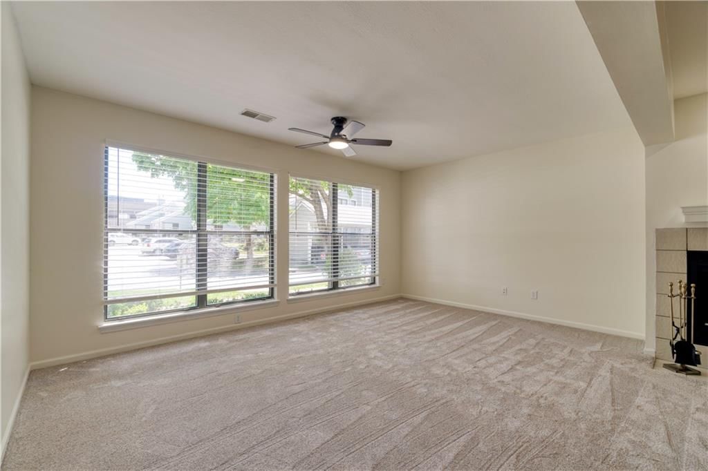 Photo 11 of 31 - 8858 W 106th Terrace