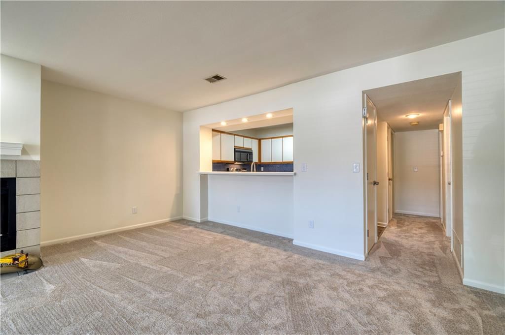 Photo 12 of 31 - 8858 W 106th Terrace