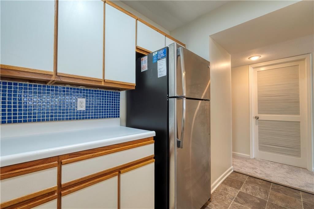 Photo 16 of 31 - 8858 W 106th Terrace