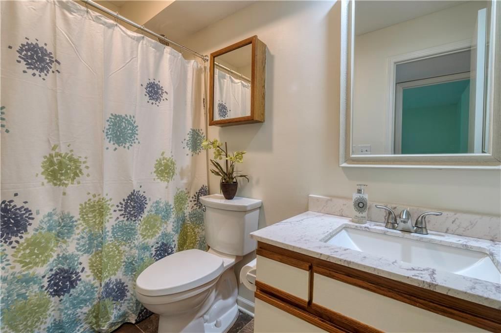 Photo 17 of 31 - 8858 W 106th Terrace