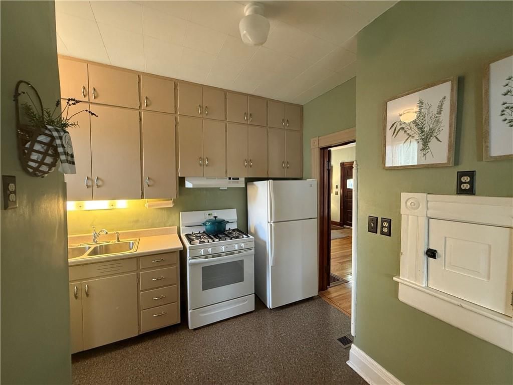 Photo 8 of 21 - 610 N 5th Street