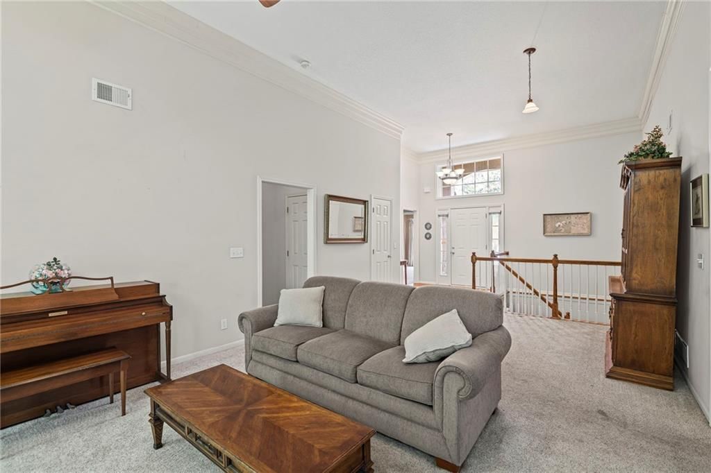 Photo 5 of 43 - 6202 NW 79th Street