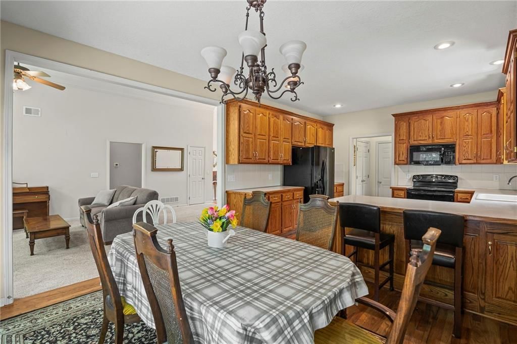 Photo 9 of 43 - 6202 NW 79th Street