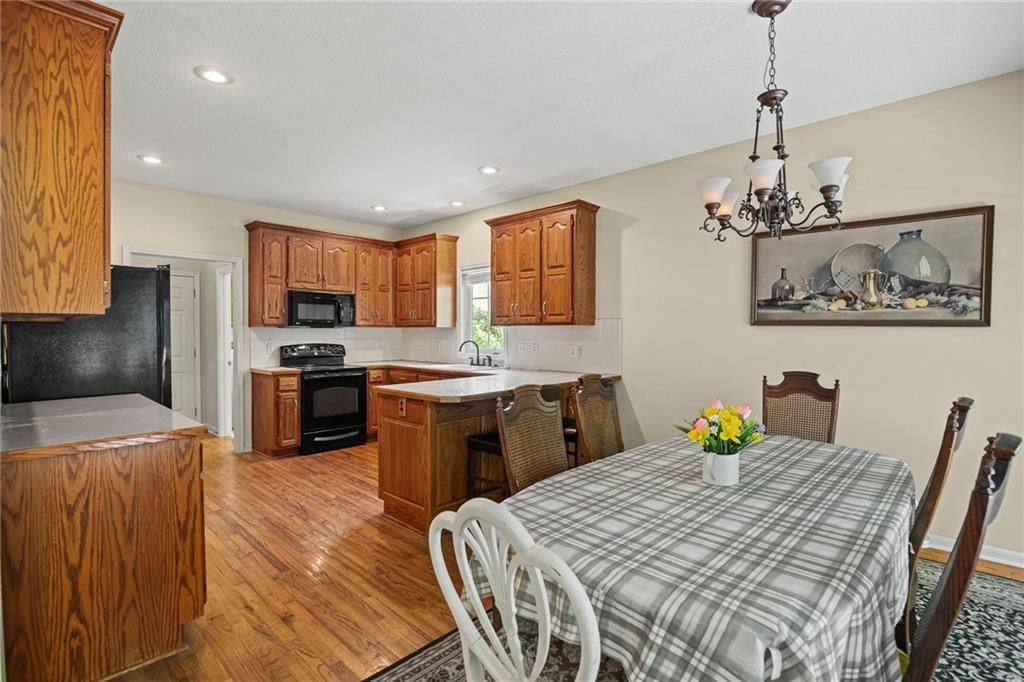 Photo 10 of 43 - 6202 NW 79th Street