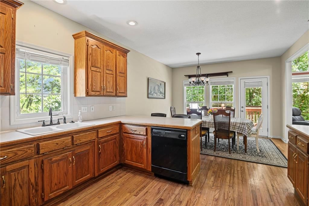 Photo 11 of 43 - 6202 NW 79th Street