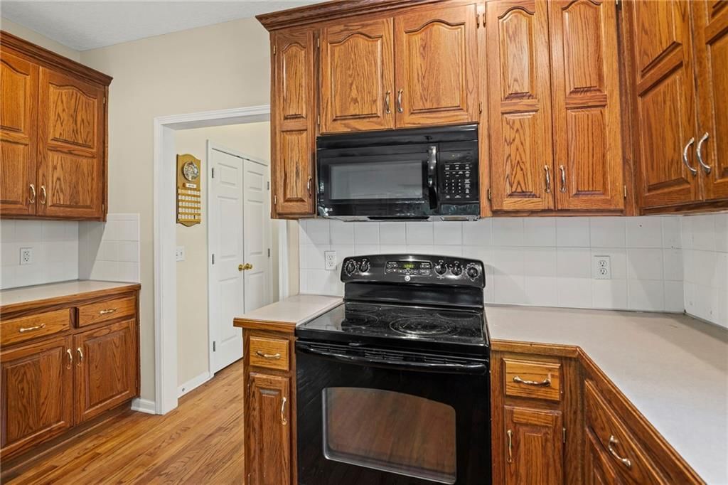 Photo 12 of 43 - 6202 NW 79th Street