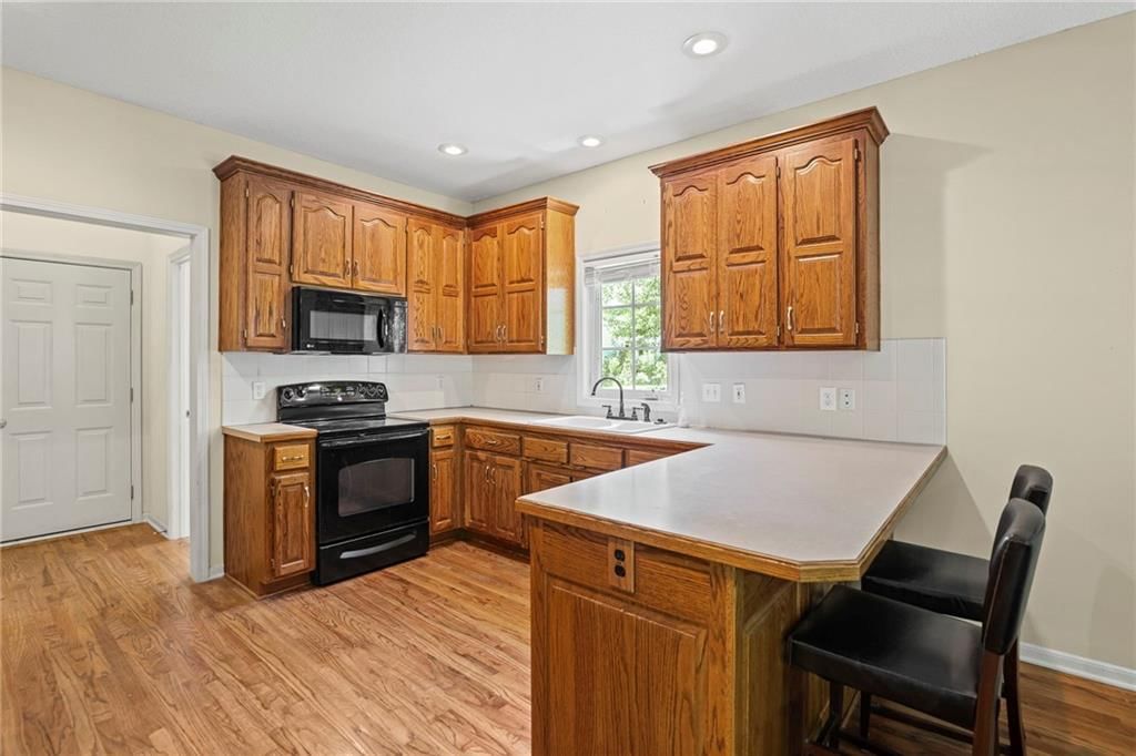 Photo 13 of 43 - 6202 NW 79th Street