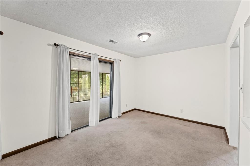 Photo 7 of 41 - 14124 S Summertree Lane