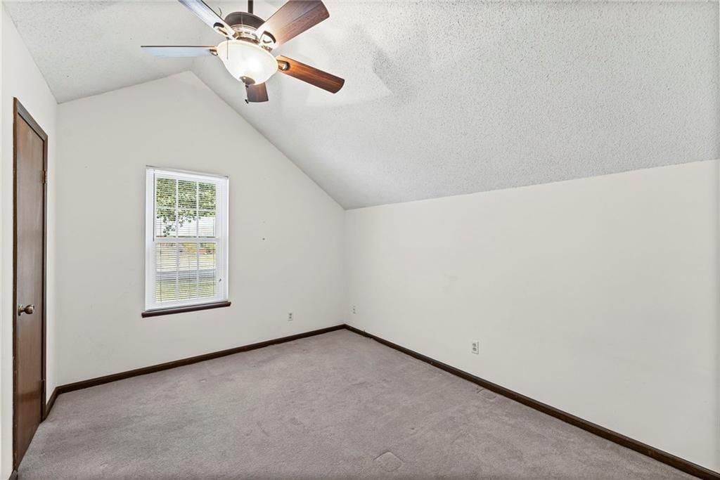 Photo 27 of 41 - 14124 S Summertree Lane