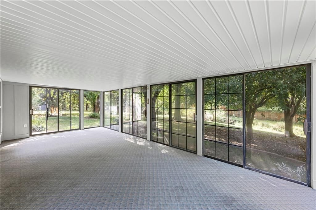 Photo 33 of 41 - 14124 S Summertree Lane