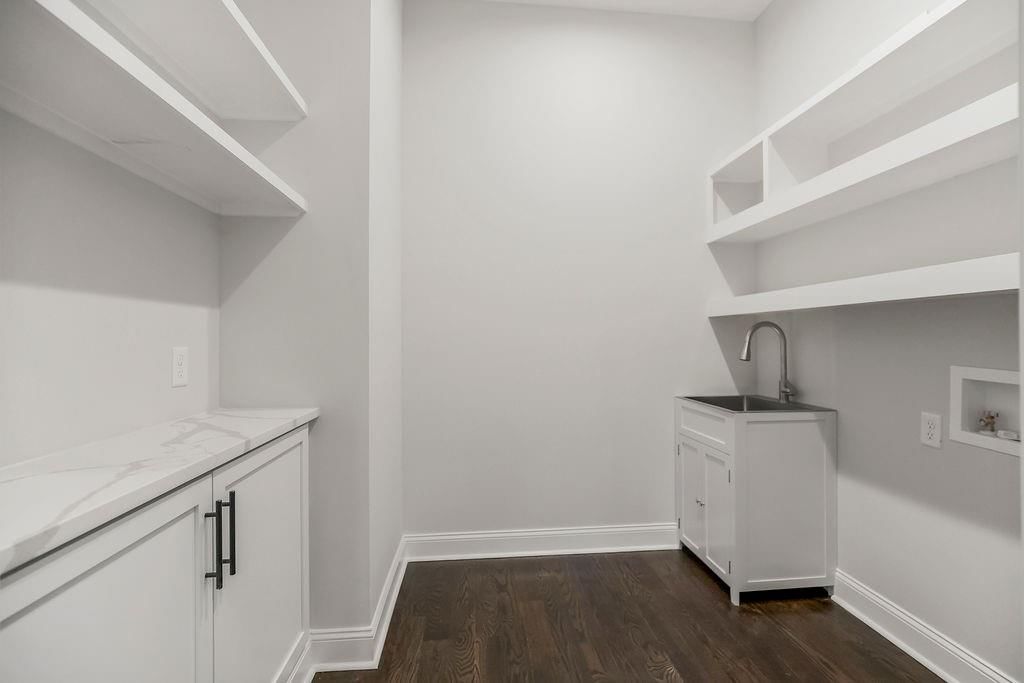 Photo 17 of 40 - 2201 W 74th Street
