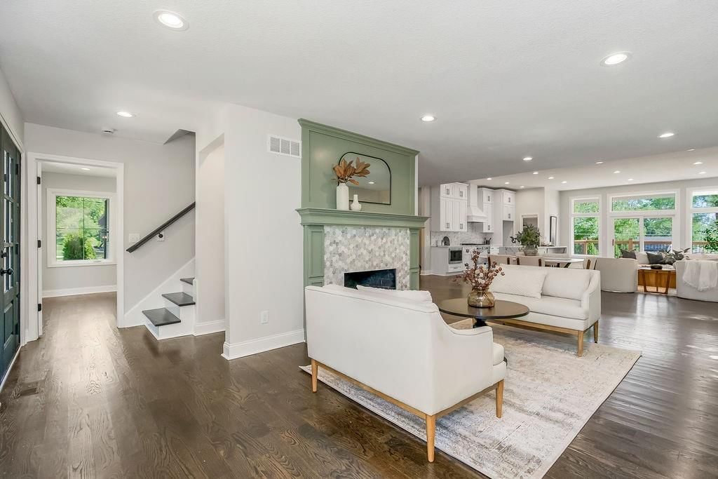Photo 19 of 40 - 2201 W 74th Street