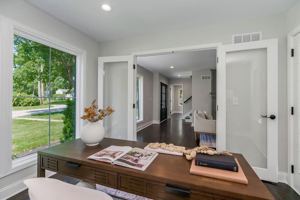 Photo 22 of 40 - 2201 W 74th Street