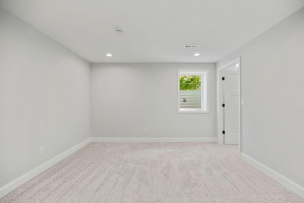 Photo 36 of 40 - 2201 W 74th Street