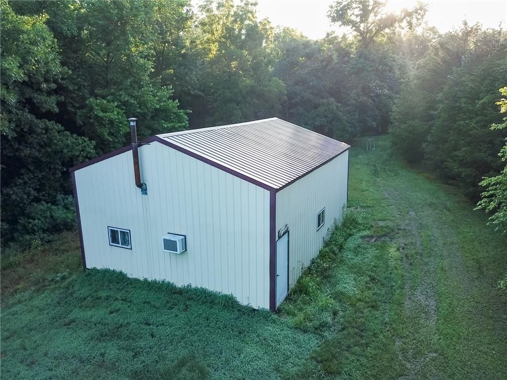 Photo 10 of 46 - 4550 SW 151 Road
