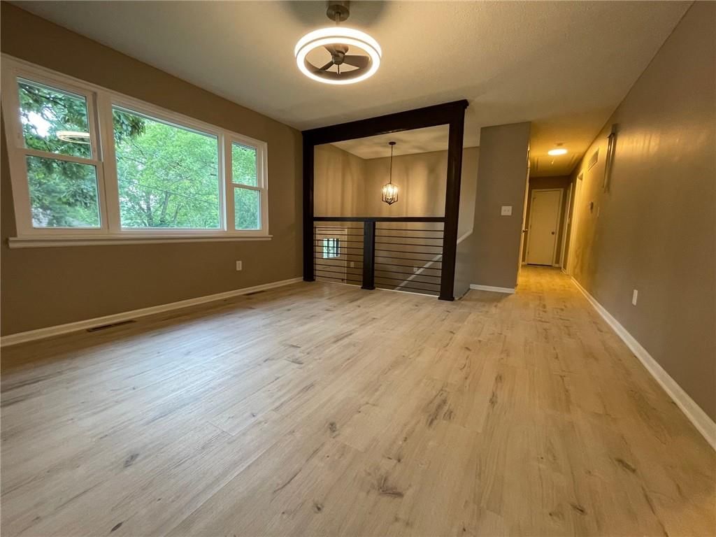Photo 5 of 18 - 5113 NE 49 Street