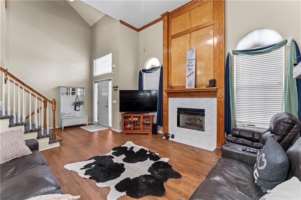 Photo 9 of 41 - 21732 W 122nd Street