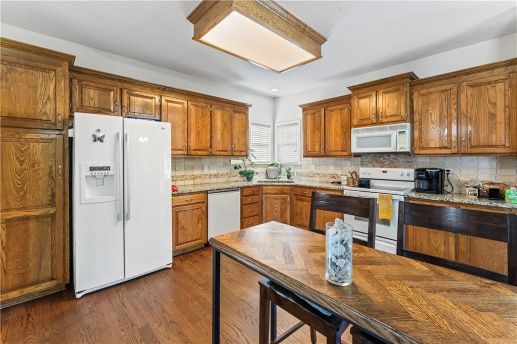 Photo 11 of 41 - 21732 W 122nd Street