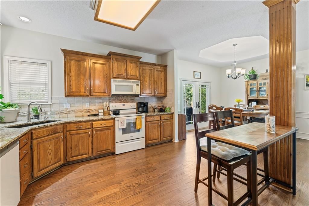 Photo 12 of 41 - 21732 W 122nd Street