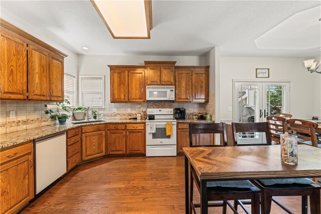 Photo 14 of 41 - 21732 W 122nd Street