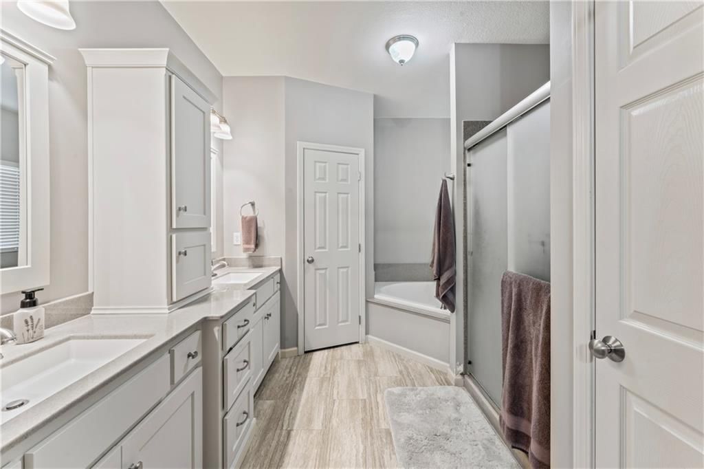 Photo 18 of 41 - 21732 W 122nd Street