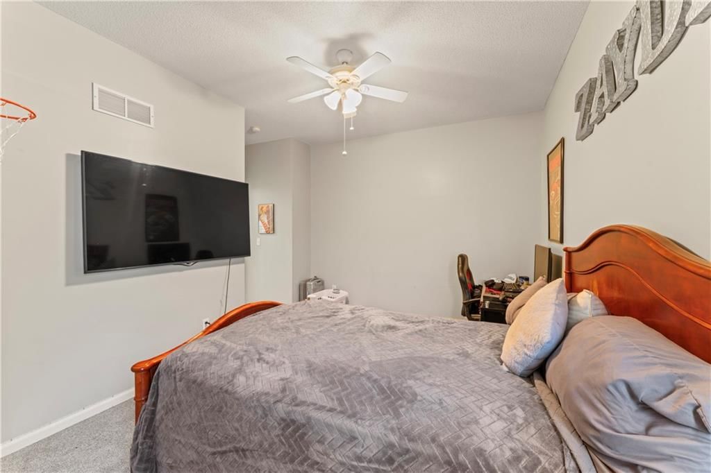 Photo 20 of 41 - 21732 W 122nd Street