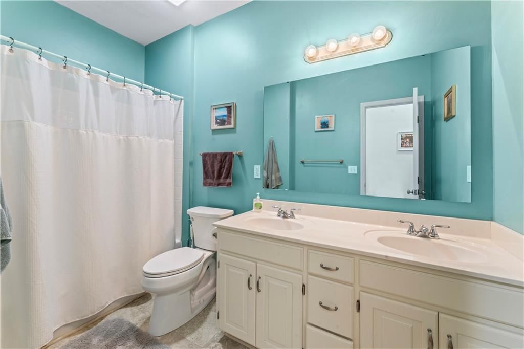 Photo 21 of 41 - 21732 W 122nd Street