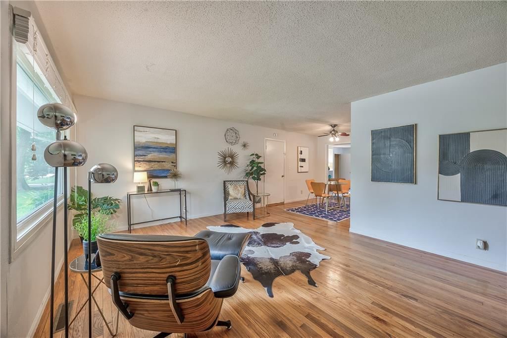Photo 4 of 38 - 4306 W 78th Terrace