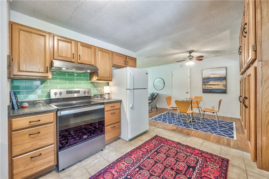 Photo 11 of 38 - 4306 W 78th Terrace