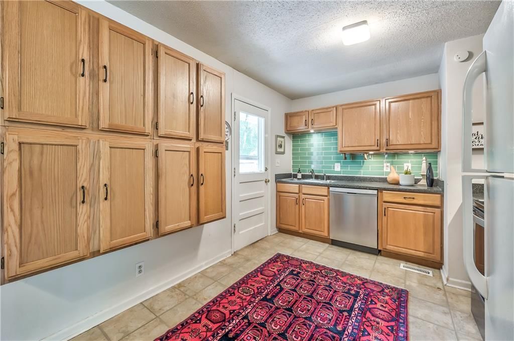 Photo 13 of 38 - 4306 W 78th Terrace