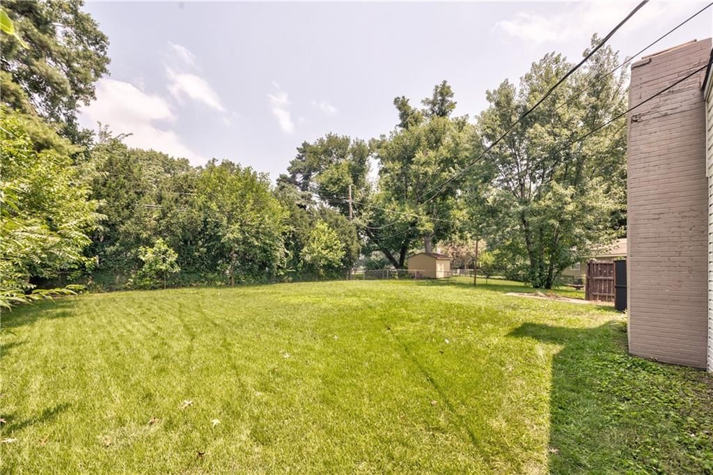Photo 31 of 38 - 4306 W 78th Terrace