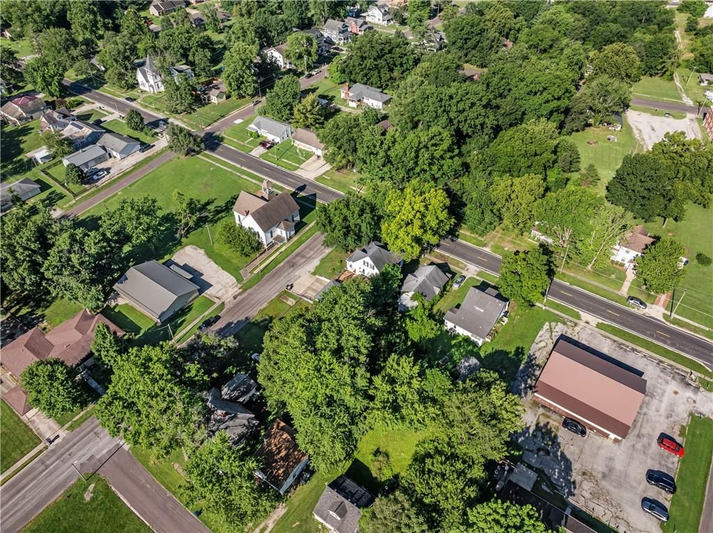 Photo 46 of 56 - 509 S Locust Street