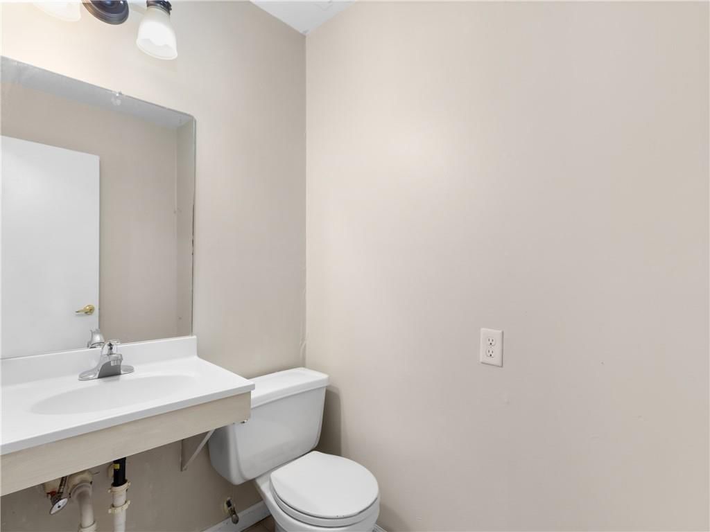 204 S Austin Street — photo 9