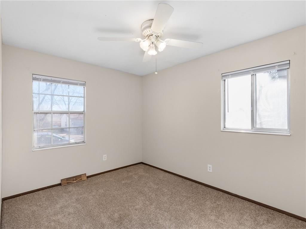 204 S Austin Street — photo 12