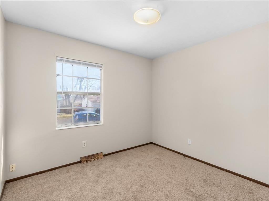 204 S Austin Street — photo 14