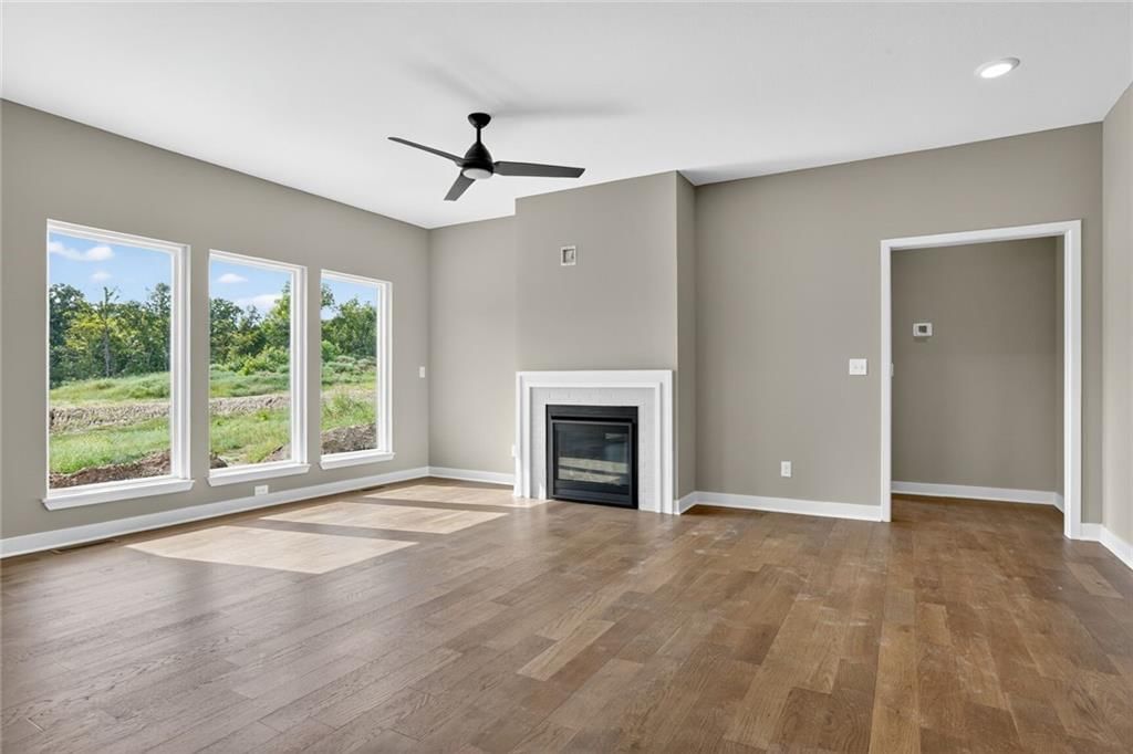 16243 Giorgia Street — photo 3