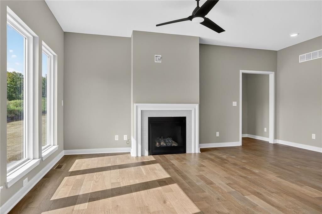 16243 Giorgia Street — photo 4