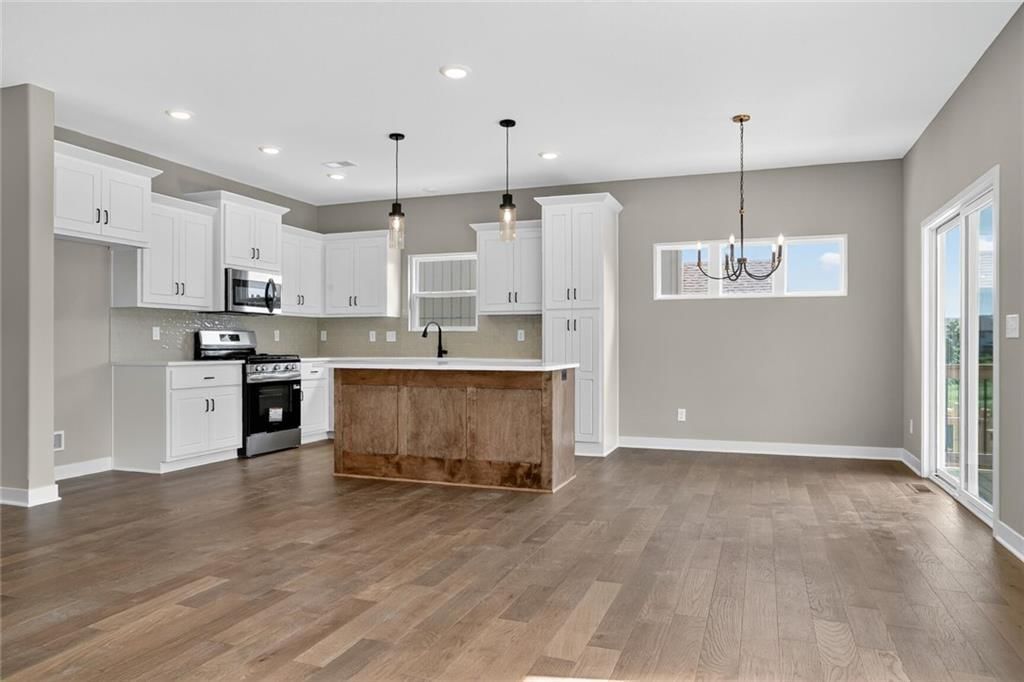 16243 Giorgia Street — photo 5