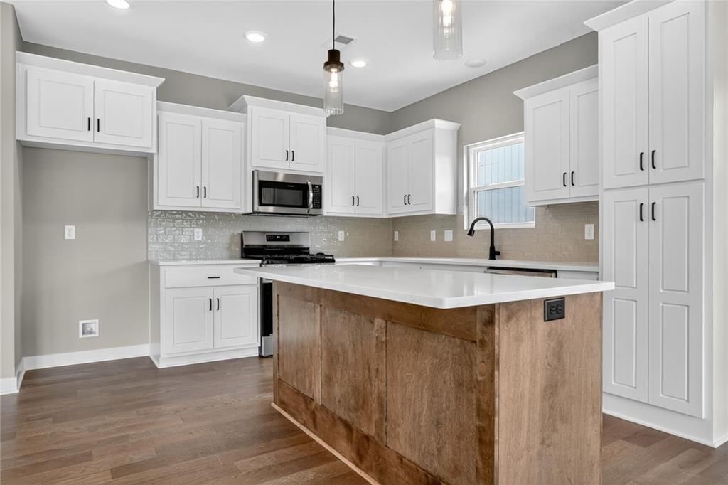 16243 Giorgia Street — photo 6