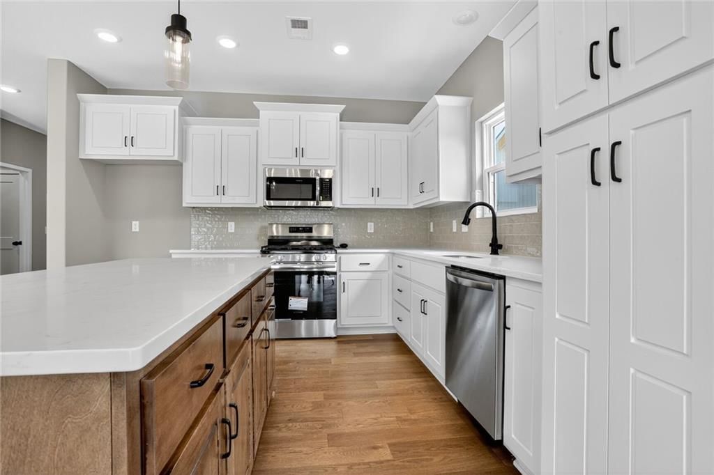 16243 Giorgia Street — photo 8