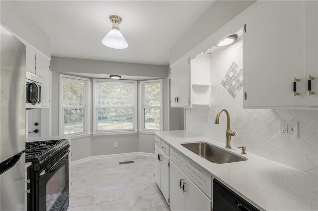 16805 Sunset Drive — photo 18